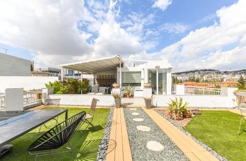 Ampelokipoi Apartment | Luxurious penthouse with Jacuzzi