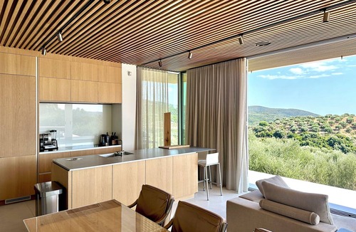 Pylos-Nestoras House | Luxurious Villa, Finikounda, Infinity Pool, South-Facing Terrace, Ocean View