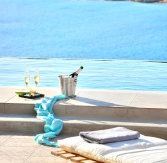 Elia Villa | Luxurious Villa Ostria