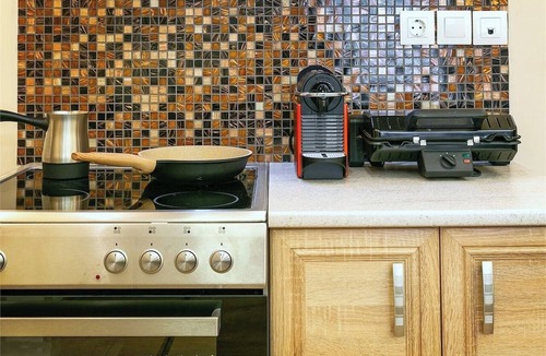Neos Kosmos Apartment | Luxury 4-bed Thalia apartment near Onassis Stegi - sleeps 10, 3.5 baths