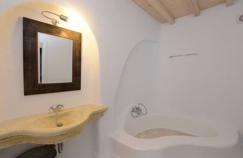 Houlakia Villa | Luxury 5 BDR Cycladic architecture Villa ✓heated pool✓groups and family friendly