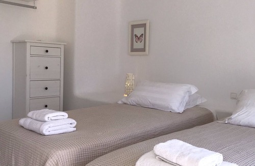 Houlakia Villa | Luxury 5 BDR Cycladic architecture Villa ✓heated pool✓groups and family friendly