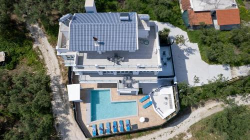 Tsilivi Apartment | Luxury ApartVilla with Pool, Panoramic Sea View