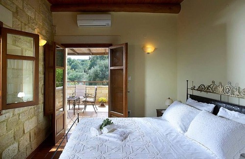 Atsipópoulon Villa | Luxury Crete Villa | Villa Kyveli | private Pool | Beautiful Interior