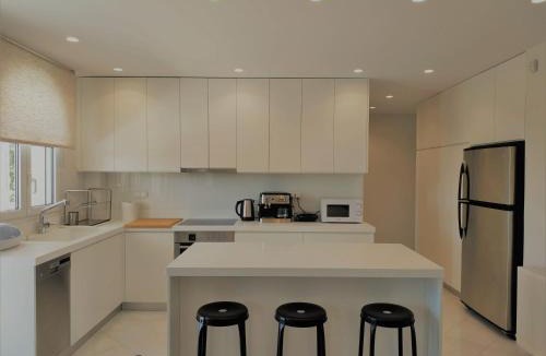 Glyfada Apartment | Luxury Garden Apartment Glyfada