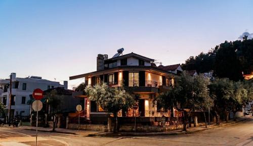 Serres Villa | LUXURY GRAND HOME SERREs - 4BR