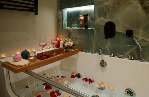 Tirana Apartment | Luxury Lake View Apartment Private Jacuzzi