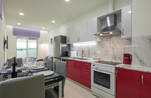 Nea Chora Apartment | Luxury Pearl, steps to the beach