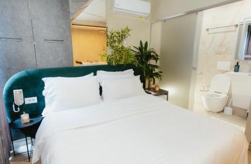Blloku Hotel | Luxury Suite by The Bubbles Jacuzzi Rooms