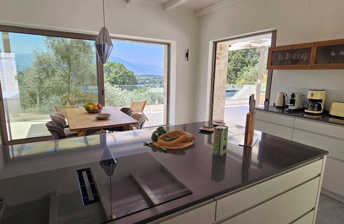 Monopari House | Luxury Villa Eliá with a hot tub and privacy, in the heart of Crete