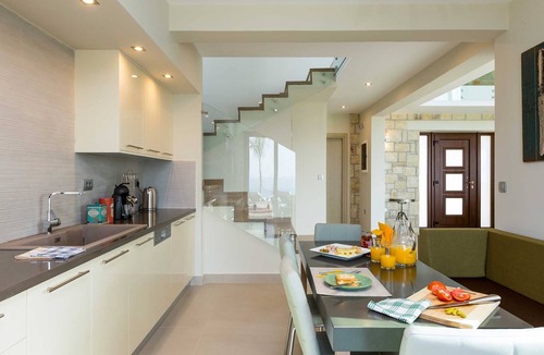 Kissamos Villa | Luxury Villa Emilia with a heated pool