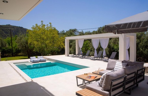 Agios Ioannis Villa | LUXURY VILLA KARIDIA