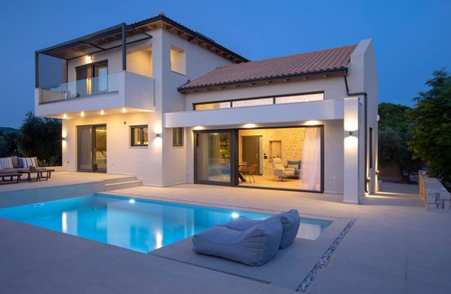 Agios Ioannis Villa | LUXURY VILLA KARIDIA