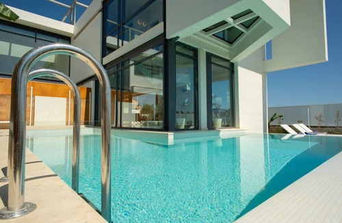 Daratsos Villa | Luxury Villa Mirror - 200meters from the beach!