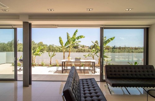 Daratsos Villa | Luxury Villa Mirror - 200meters from the beach!