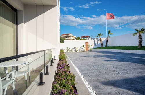 Durres Villa | Luxury Villa with swimming pool,seaview,lakeview,jacuzzi