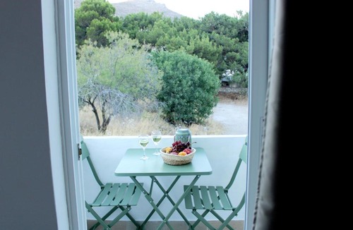 Livadia Apartment | Lyra Apartments Tilos