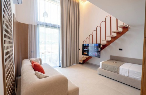Borsh Hotel | Maessa Suites