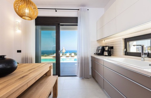 Atsipópoulon Villa | Mageia Twin Villas & Sports Facilities by etouri