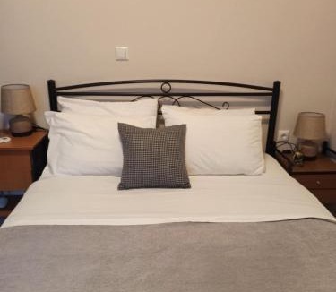 Igoumenitsa Apartment | Magenta