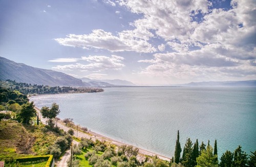 Kamena Vourla Apartment | Magical view studios Asproneri, Kamena Vourla