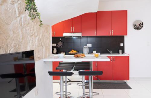 Nea Alikarnassos Apartment | Magma Urban Suite , next to Heraklion Airport