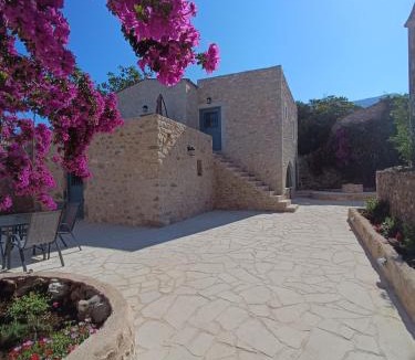 Areopoli Apartment | Mainotti's house with balcony