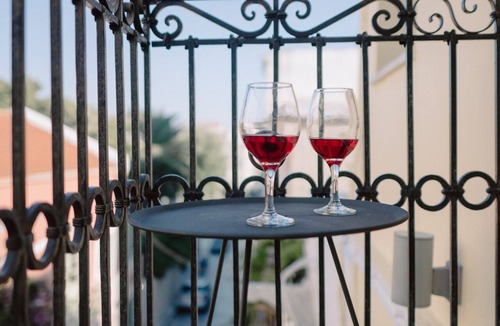 Ermoupoli Apartment | Maltese Cross Domino Syros