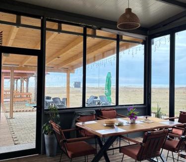 Mbrostar-Urë Hotel | Mango Beach and Hotel