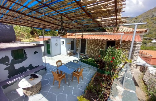Lefktron House | Mani 1900's