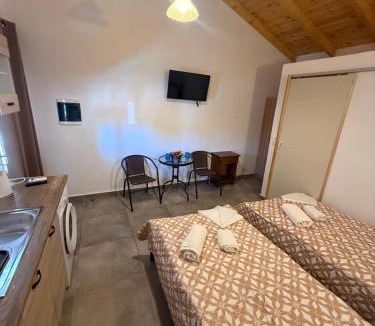 Karvelas Apartment | Mani Sea View Rooms