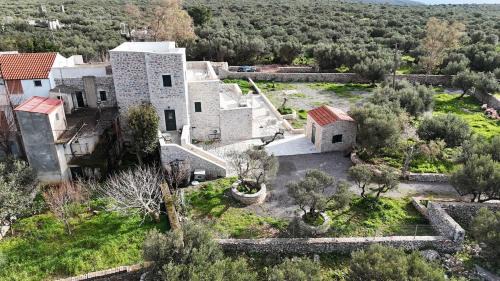 Omales Apartment | Mani Tsopakas Residences Koudounopetra apt
