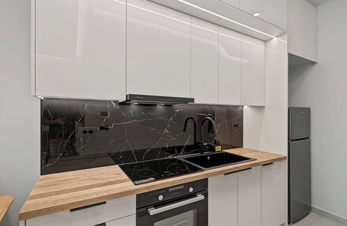 Agios Dimitrios Apartment | Marble and Onyx Luxury Suite
