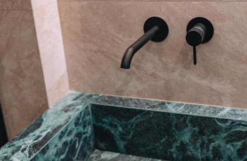 Dafni House | Marble and Onyx Luxury Suite