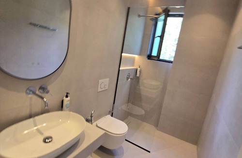 Borsh Hotel | Marea Suites