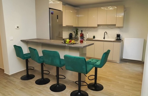 Dio-Olympos Apartment | Mareli Olympus Luxury Apartment with Mountain View, Wi-Fi, and Air Conditioning