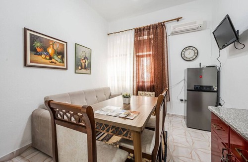 Gjirokaster Apartment | Maria`s Apartment by PikHost