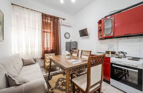 Gjirokaster Apartment | Maria`s Apartment by PikHost