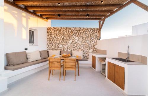 South Rhodes House | MariCasa
