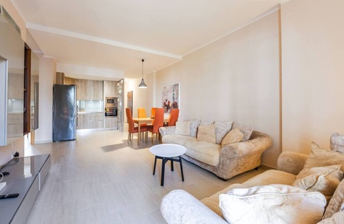 Vlore Apartment | Marina Mirage Apartment by PikHost