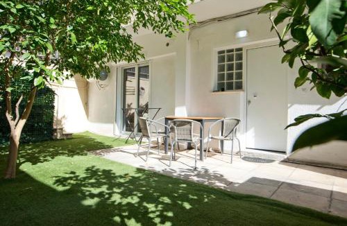 Alimos Apartment | Marine Cocoon & Terrace Modern Apt, Private Garden