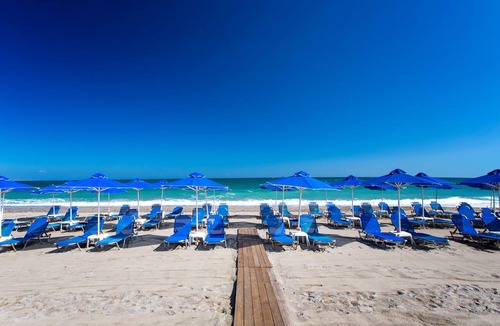 Platanes Apartment | Marinos Beach Hotel