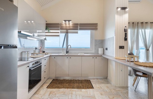 Kalyves Apartment | Mario Luxury Seafront Penthouse with Jacuzzi