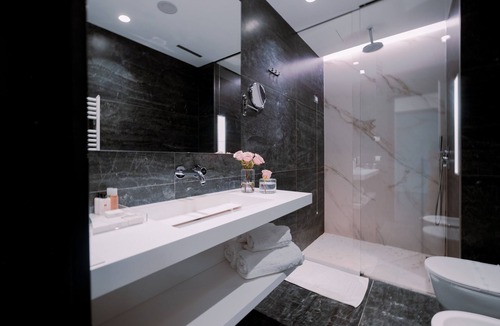 Vlore Resort | Maritim Marina Bay Luxury Resort