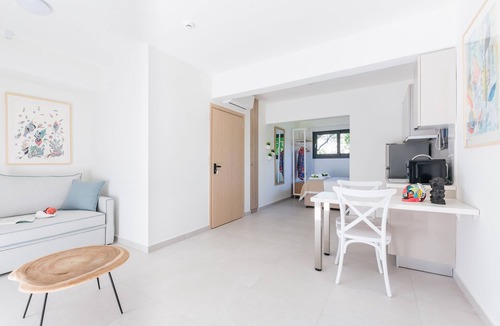 Nea Skioni House | Mariya Art Living