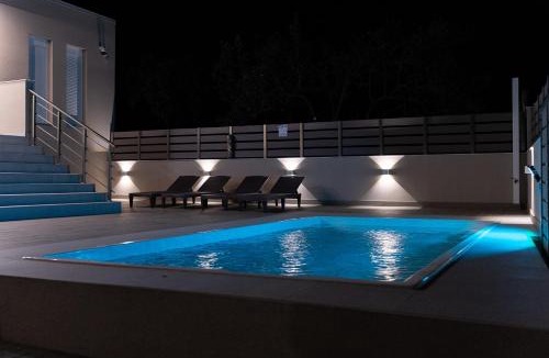 Skotina Apartment | MARRONI RETREAT - Pool - Spa - Gym