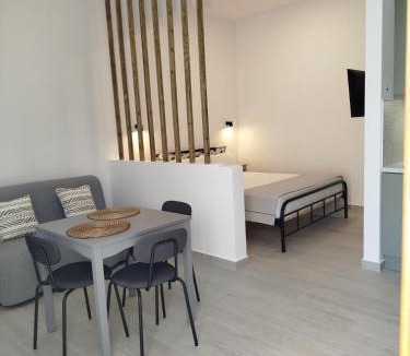 Skyros Town Apartment | Mary's House 2