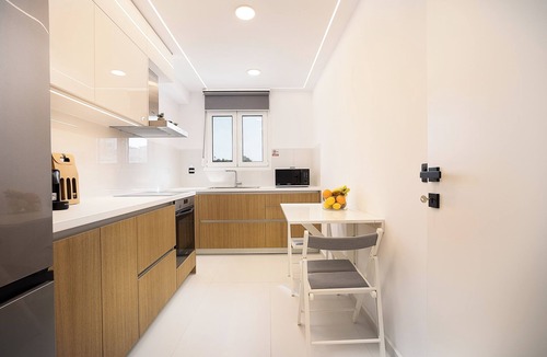 Gazi Apartment | MaXi Suite 75 with Jacuzzi,By IdealStay Experience