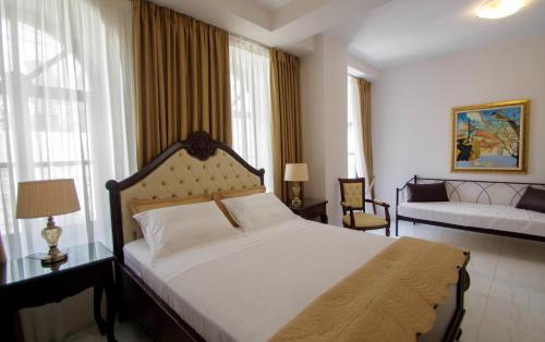 Ermoupoli Apartment | MEGARON
