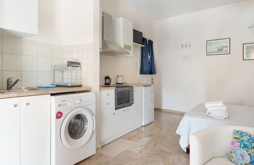 Mirties Apartment | Melina's sunset – Cozy flat with 2 rooms, 2 baths, and bay views in Myrties